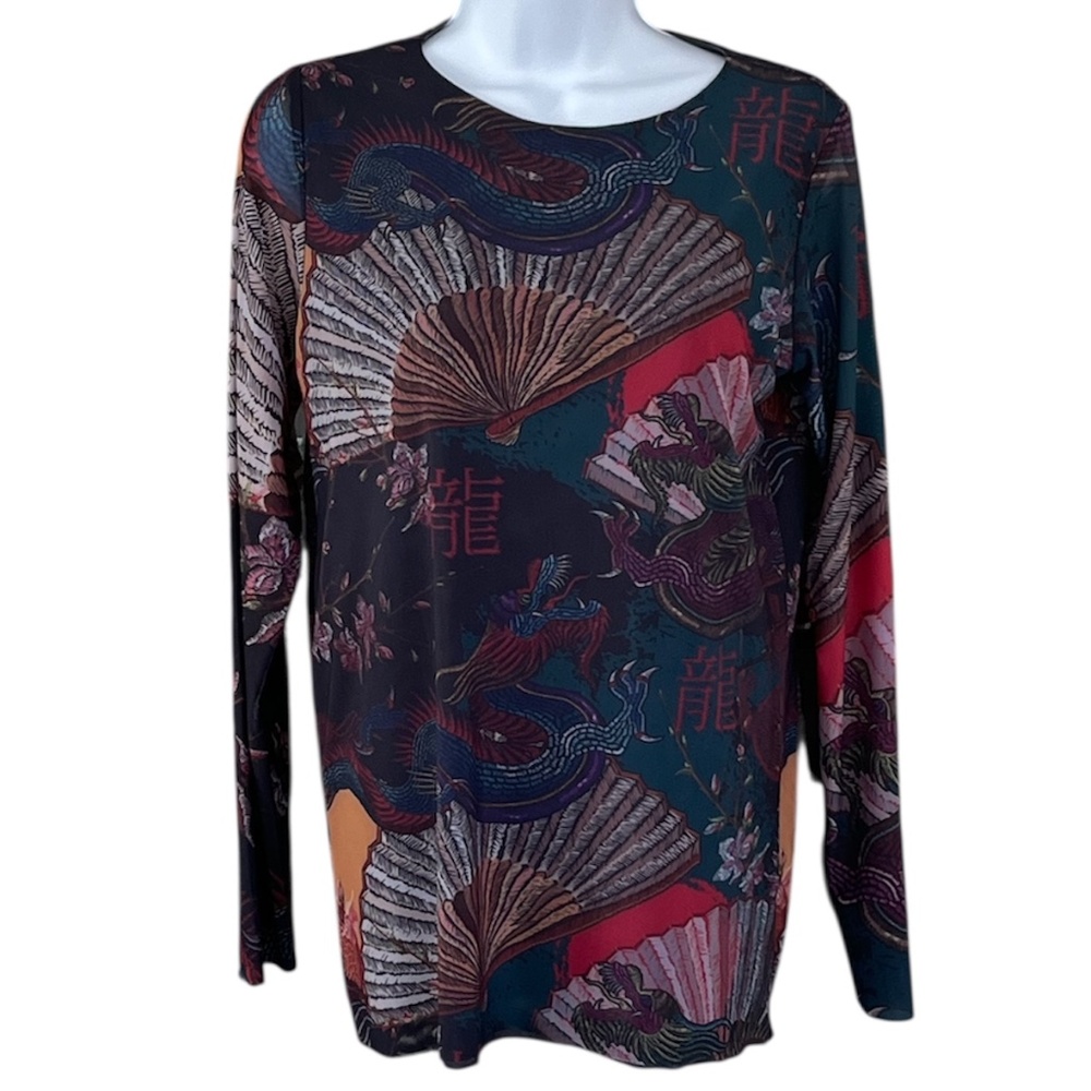 La Piel lightweight top in multi-colored print, like new, size M/L.  Like new!
